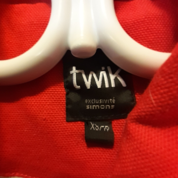 Red Jacket - Picture 3 of 6